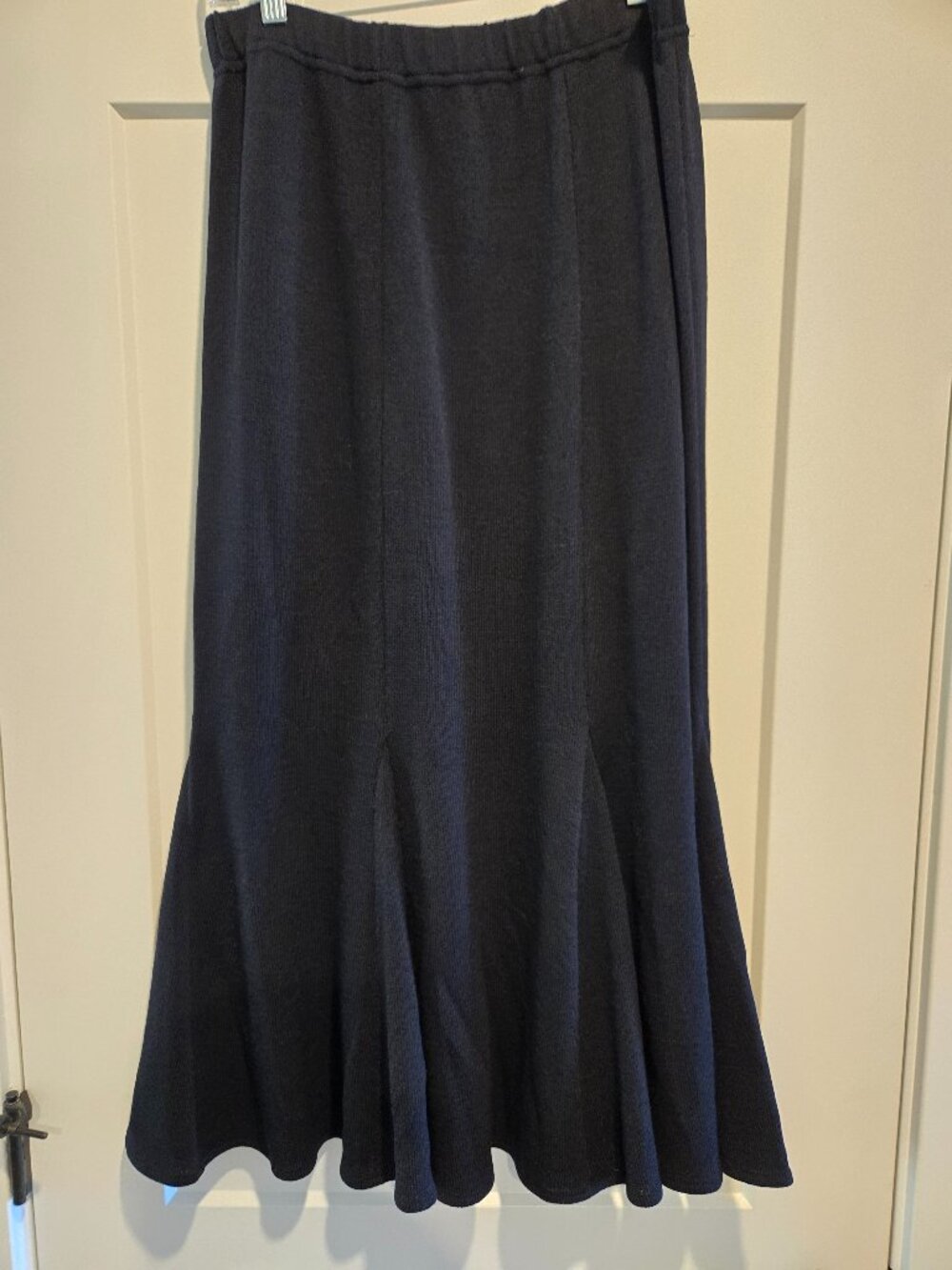 NWT ST JOHN COLLECTION BLACK WOOL RAYON SKIRT Size 12